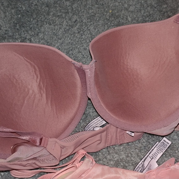 Victoria's Secret 36D bundle - Picture 7 of 7